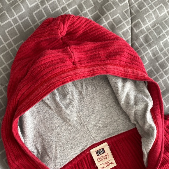 Jubilee red hoodie ribbed v-neck buttoned sweater - Picture 10 of 17